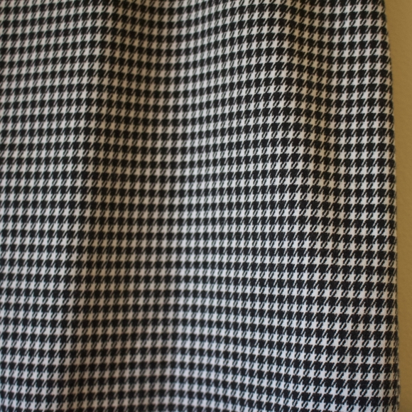 Jacob | Houndstooth Black White Cotton Pencil Skirt - Picture 5 of 6